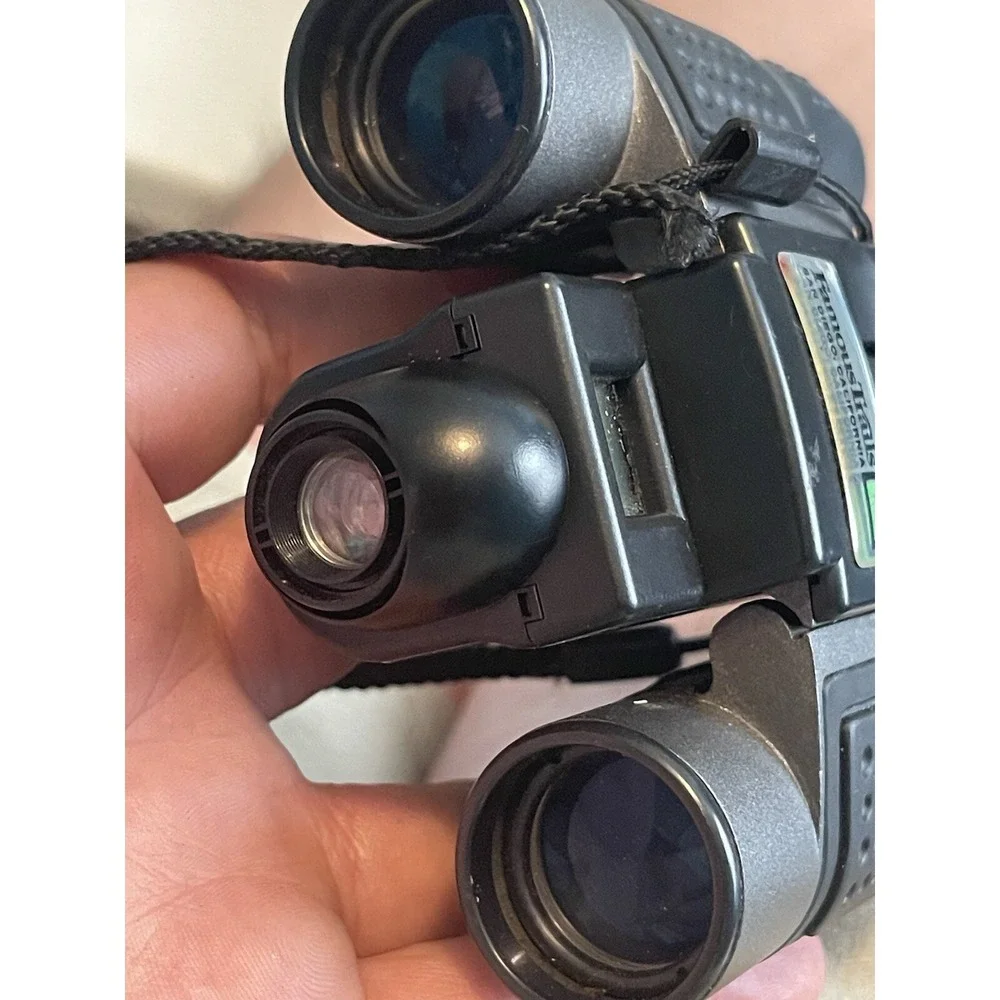 Famous Trails Bino-Camera DCB-822 8x22 Binocular & Digital Camera , Not Working